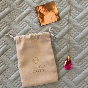 Kendra Scott necklace